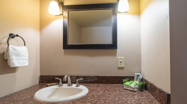 Totem Lodges (Nor-Gate Motel) - More Web Listing Photos (newer photo)